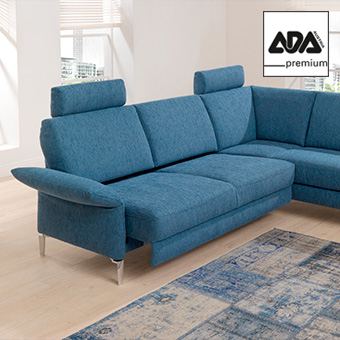 Sofa der Serie Mirabelle in der Farbe blau